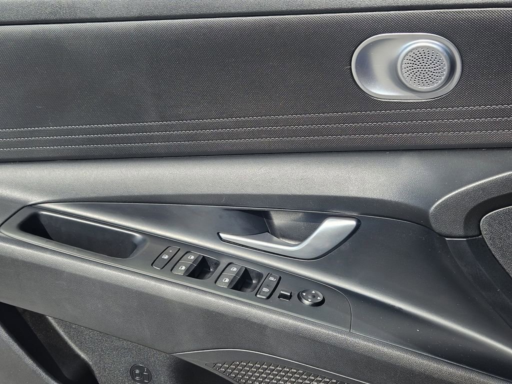 Certified 2023 Hyundai Elantra SEL w/ Cargo Package image 17