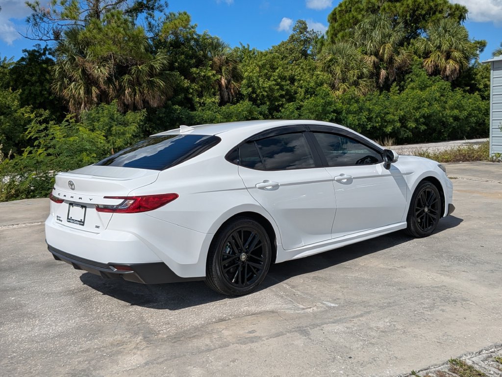 Used 2026 Toyota Camry SE FWD image 8