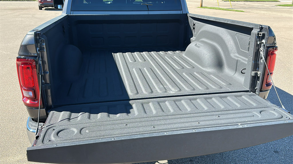 Used 2025 RAM 2500 Big Horn AWD/4WD image 8