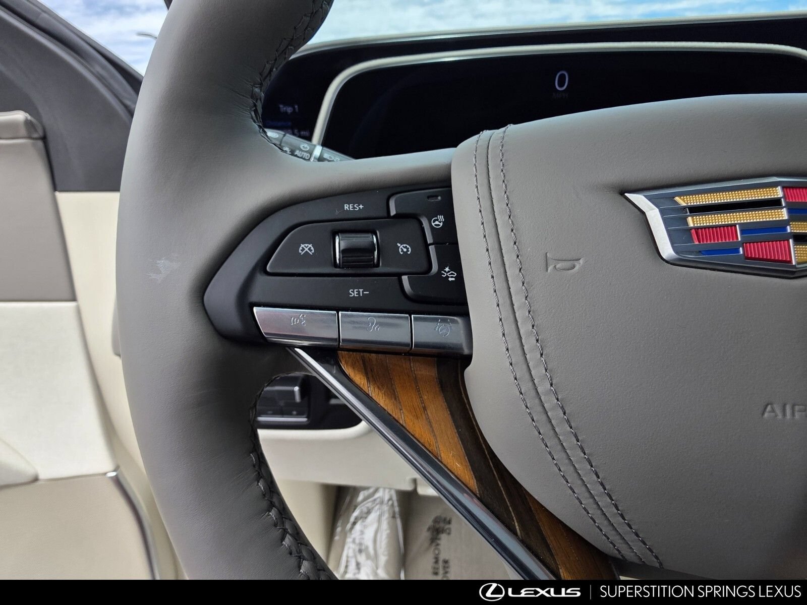 Used 2024 Cadillac Escalade Premium Luxury Platinum w/ Heavy-Duty Trailer Package AWD/4WD image 23