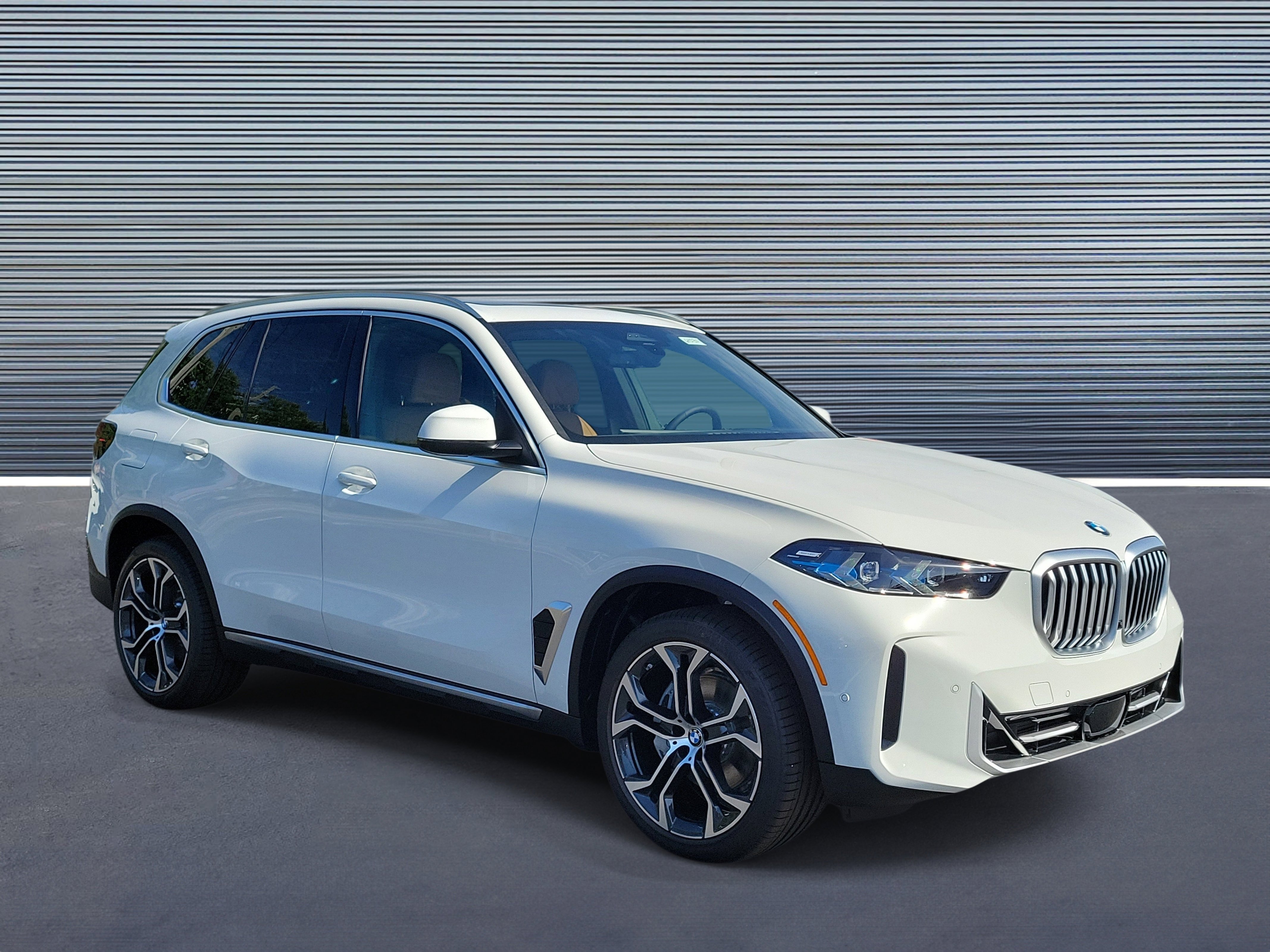 New 2026 BMW X5 xDrive40i w/ Climate Comfort Package video 2