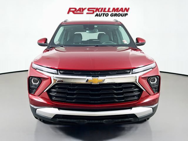 Used 2024 Chevrolet TrailBlazer LT w/ Convenience Package FWD image 2