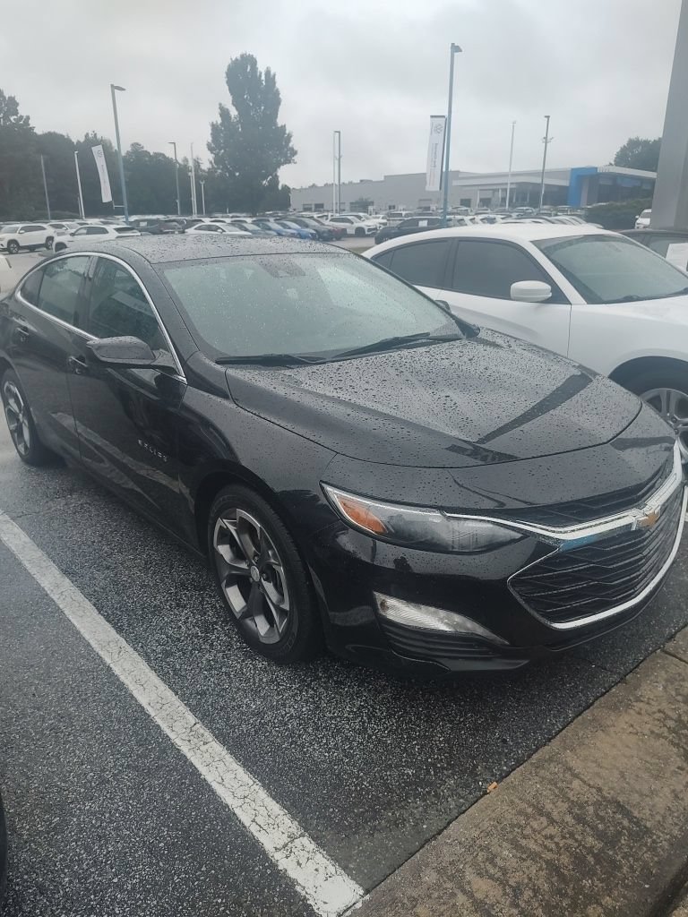 Used 2024 Chevrolet Malibu LT FWD image 2