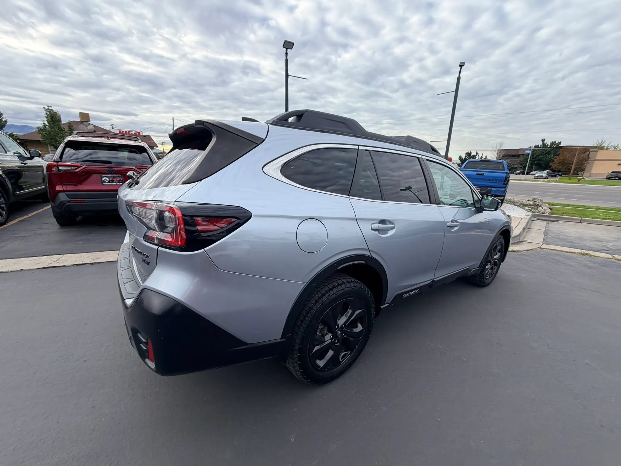 Used 2020 Subaru Outback Onyx Edition XT w/ Popular Package #2 AWD/4WD image 3