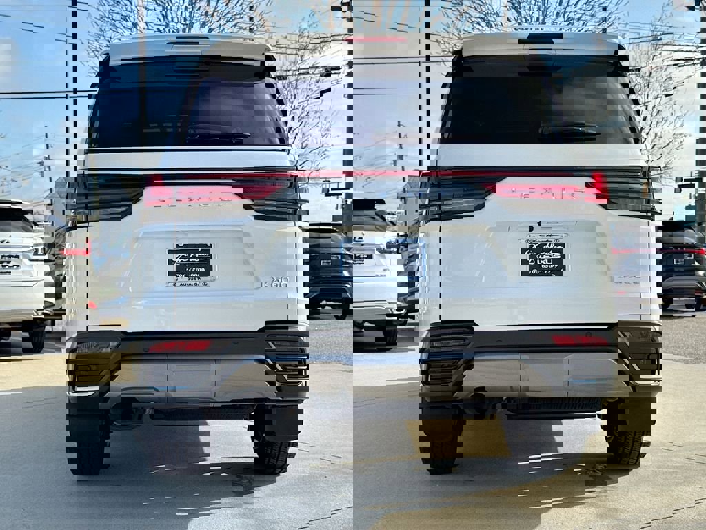 Used 2024 Lexus LX 600 4WD w/ Interior Upgrade Package image 7