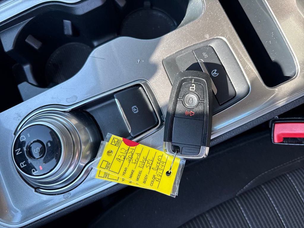 Used 2024 Ford Edge SEL w/ Cargo Accessory Package image 32