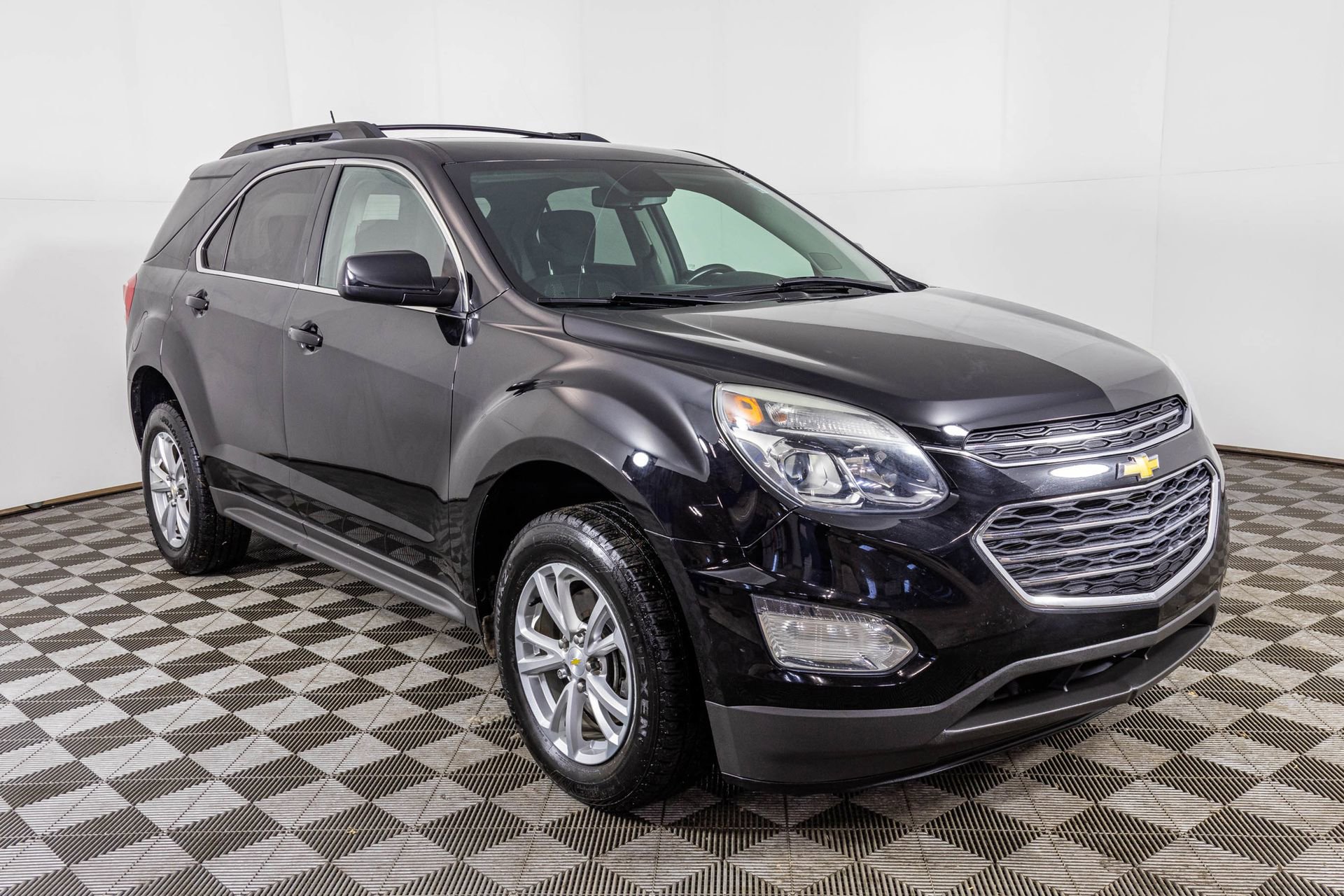 Used 2017 Chevrolet Equinox LT w/ Convenience Package image 10