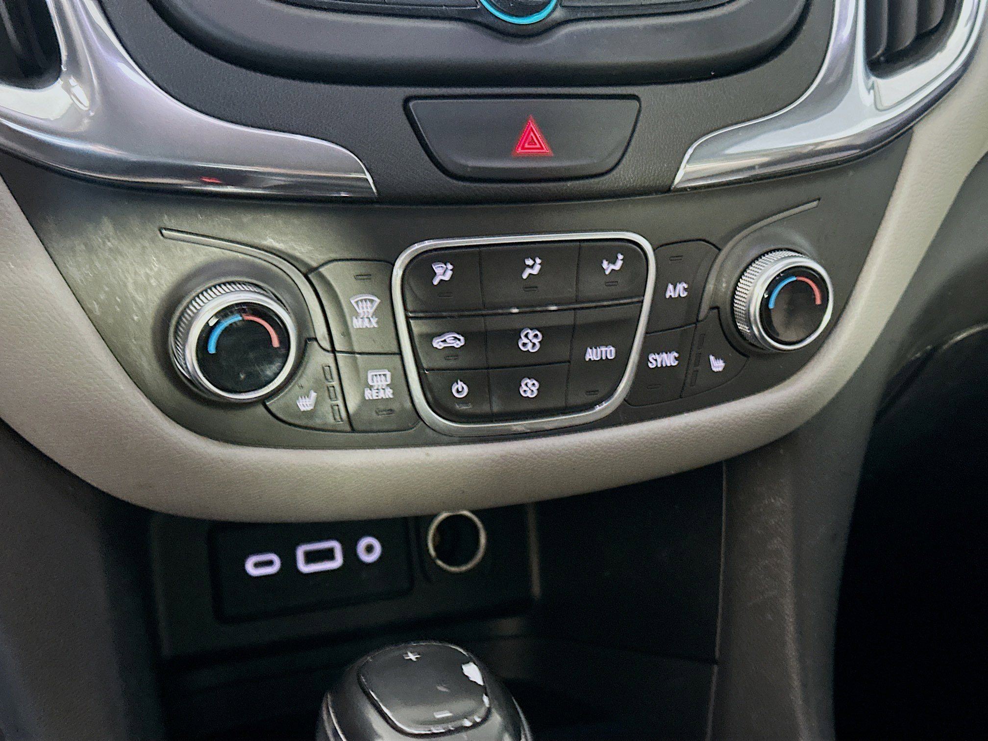 Used 2019 Chevrolet Equinox LT image 24