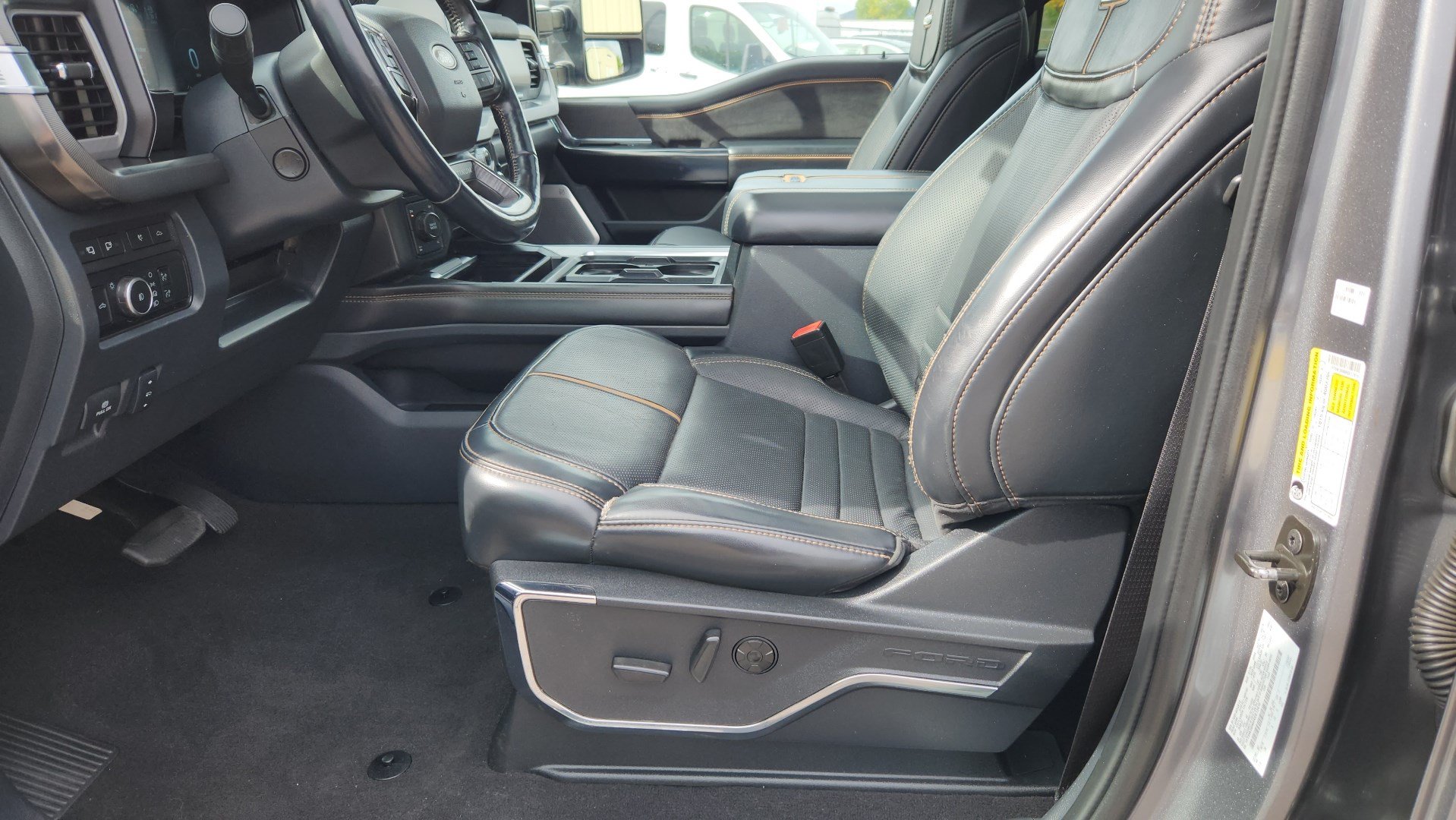 Used 2024 Ford F350 Platinum AWD/4WD image 18