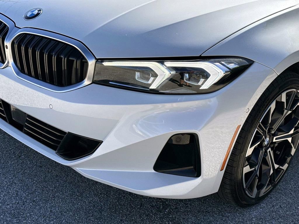 Used 2025 BMW 330i Sedan w/ Premium Package RWD image 11