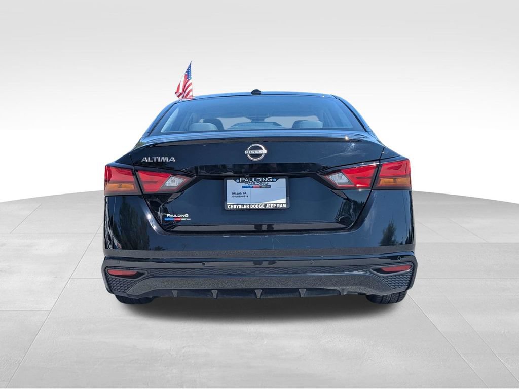 Used 2025 Nissan Altima 2.5 SV FWD image 5