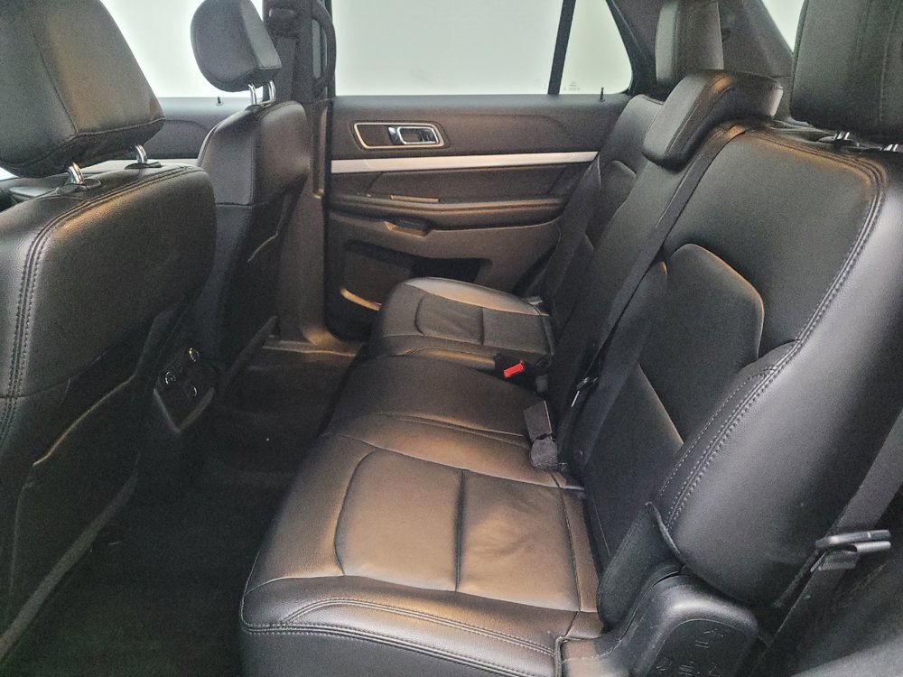 Used 2017 Ford Explorer XLT w/ Equipment Group 202A image 18
