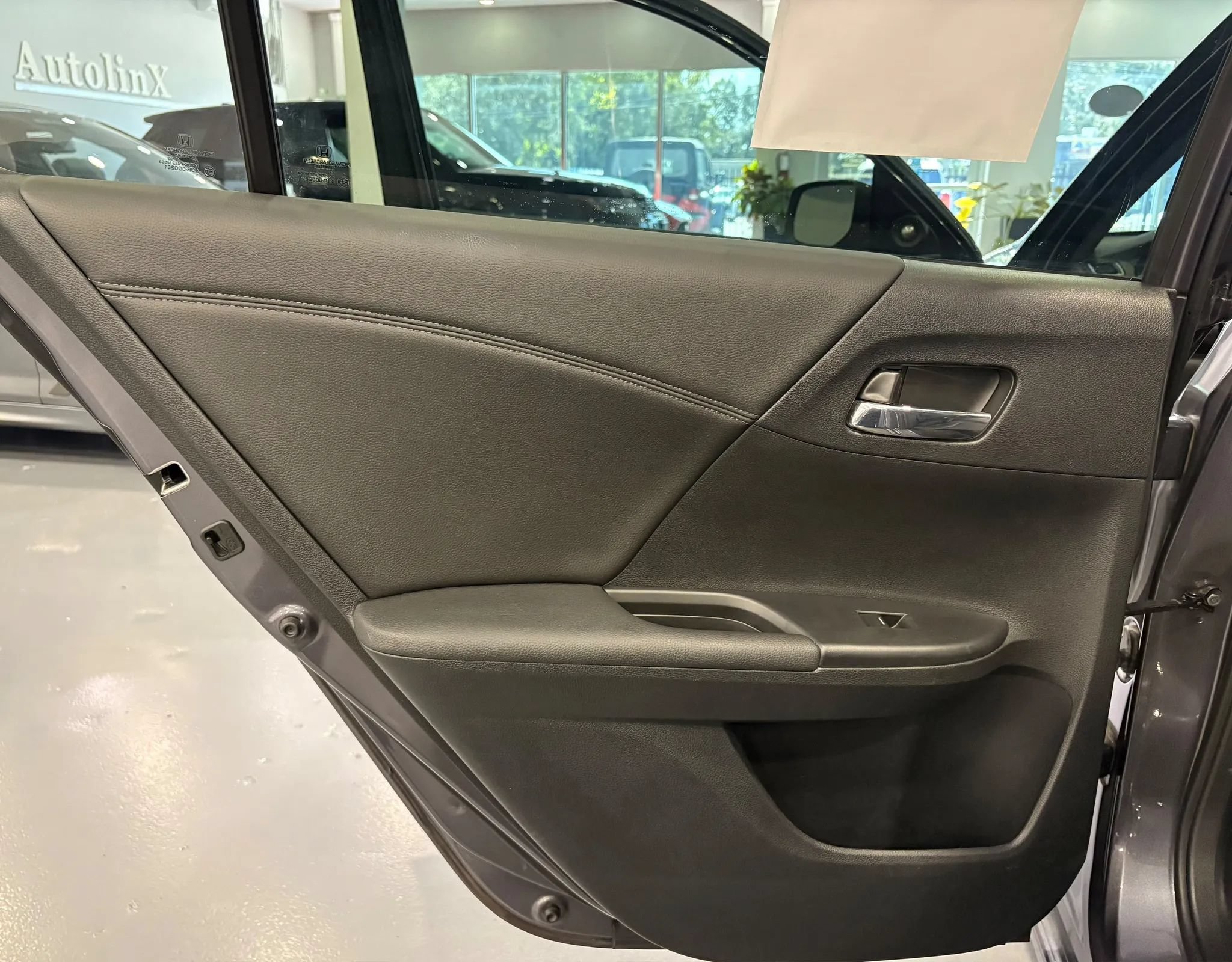 Used 2016 Honda Accord EX-L image 30