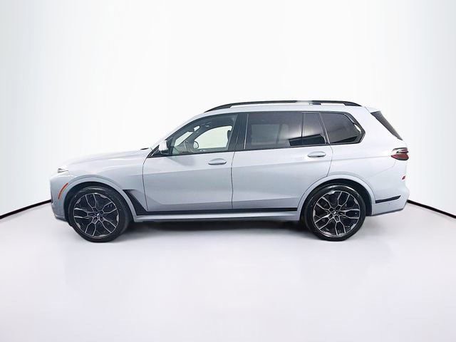 Used 2024 BMW X7 xDrive40i w/ M Sport Package AWD/4WD image 4