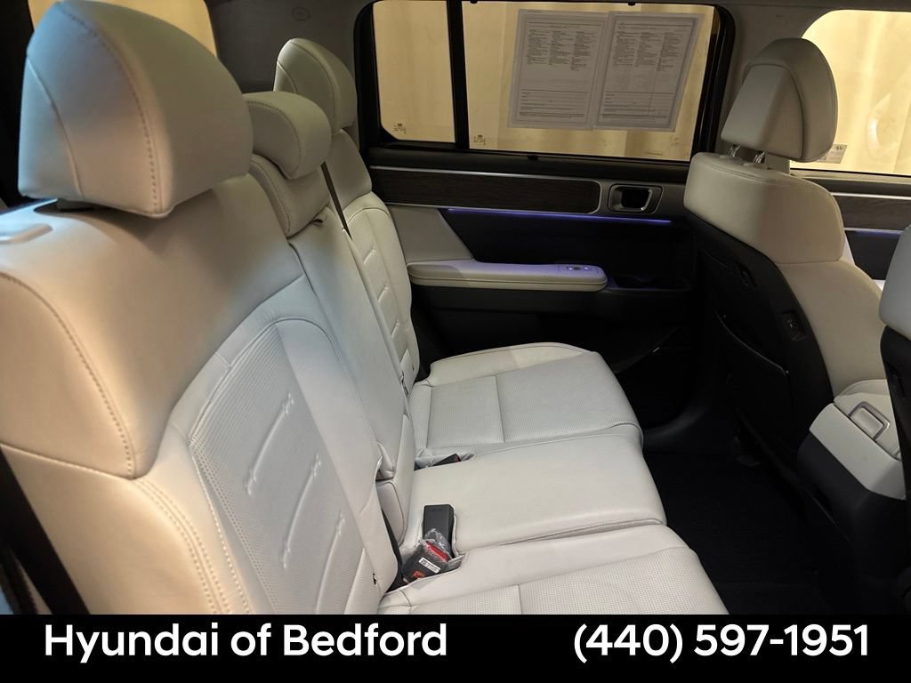 Used 2025 Hyundai Santa Fe Limited AWD/4WD image 27
