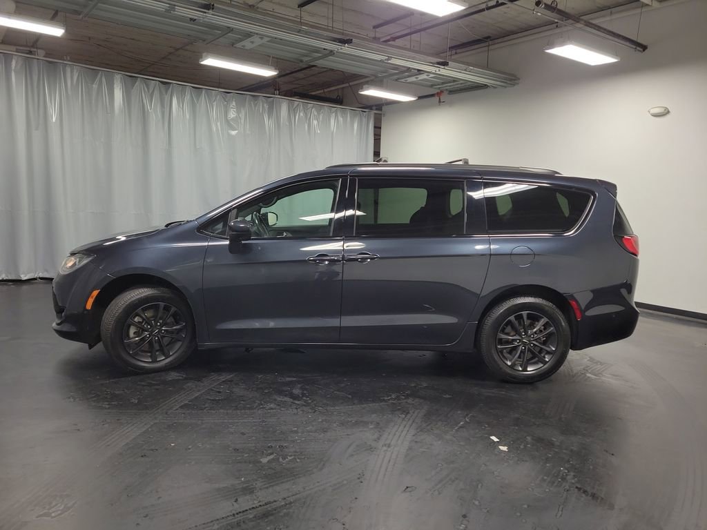 Used 2020 Chrysler Pacifica Touring-L w/ Advanced Safetytec Group image 6