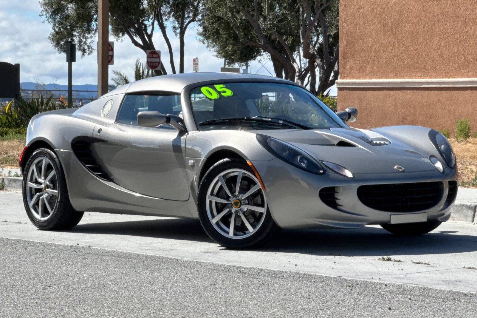 Used 2005 Lotus Elise RWD image 2