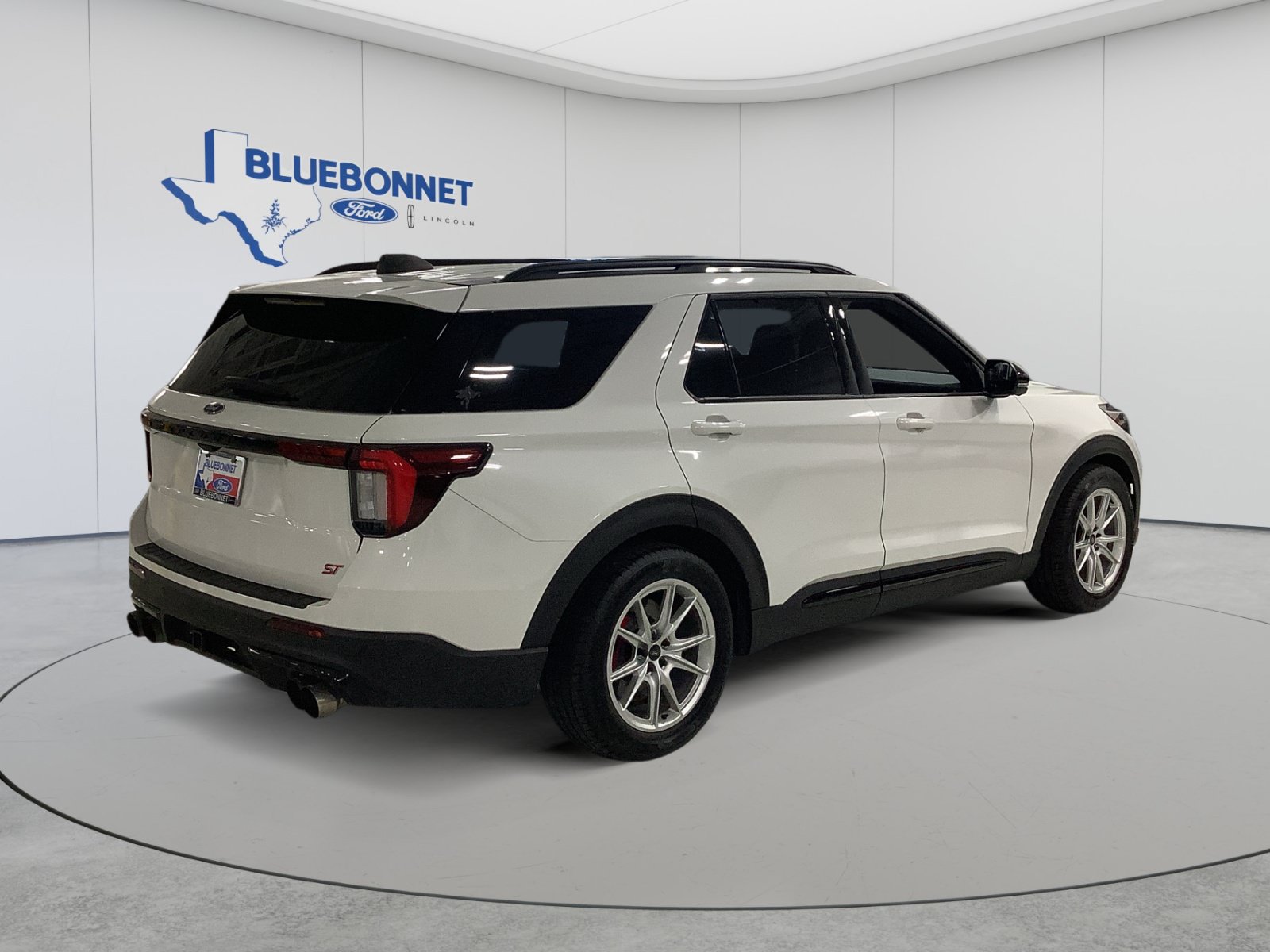 Used 2025 Ford Explorer ST RWD image 5