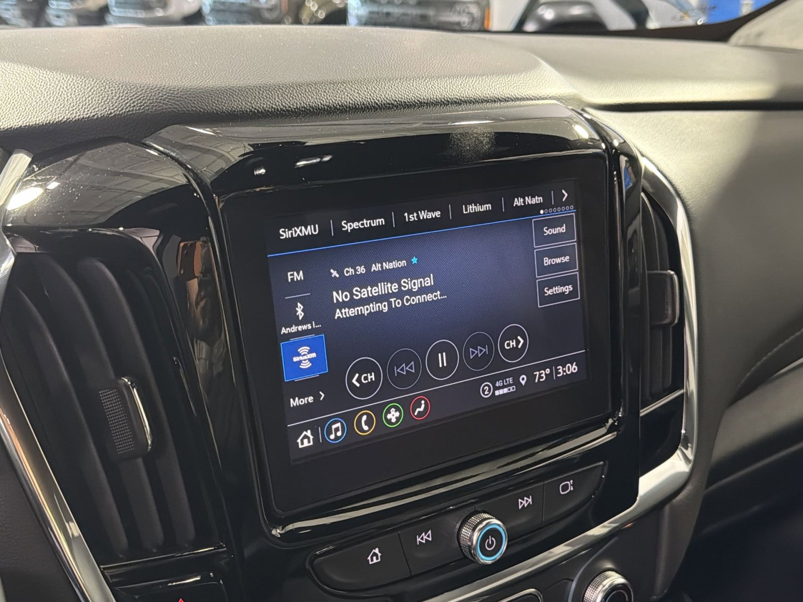 Used 2023 Chevrolet Traverse LT AWD/4WD image 41
