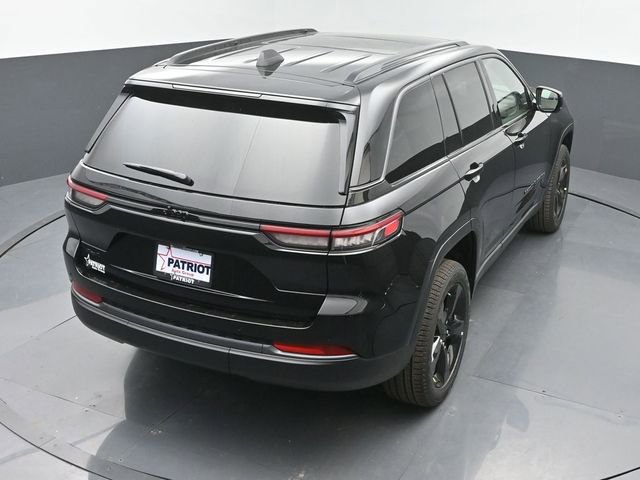 New 2026 Jeep Grand Cherokee Limited w/ Limited Altitude Package AWD/4WD image 31