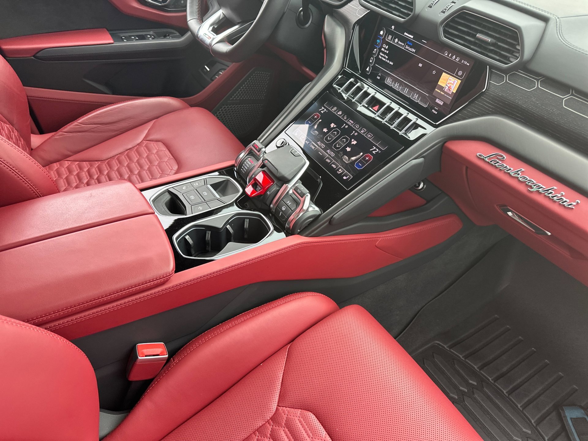 Used 2022 Lamborghini Urus image 6