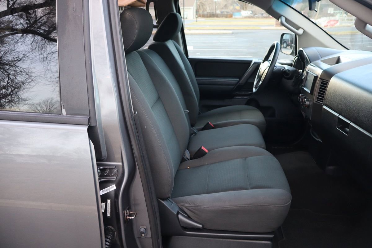 Used 2014 Nissan Titan S image 22