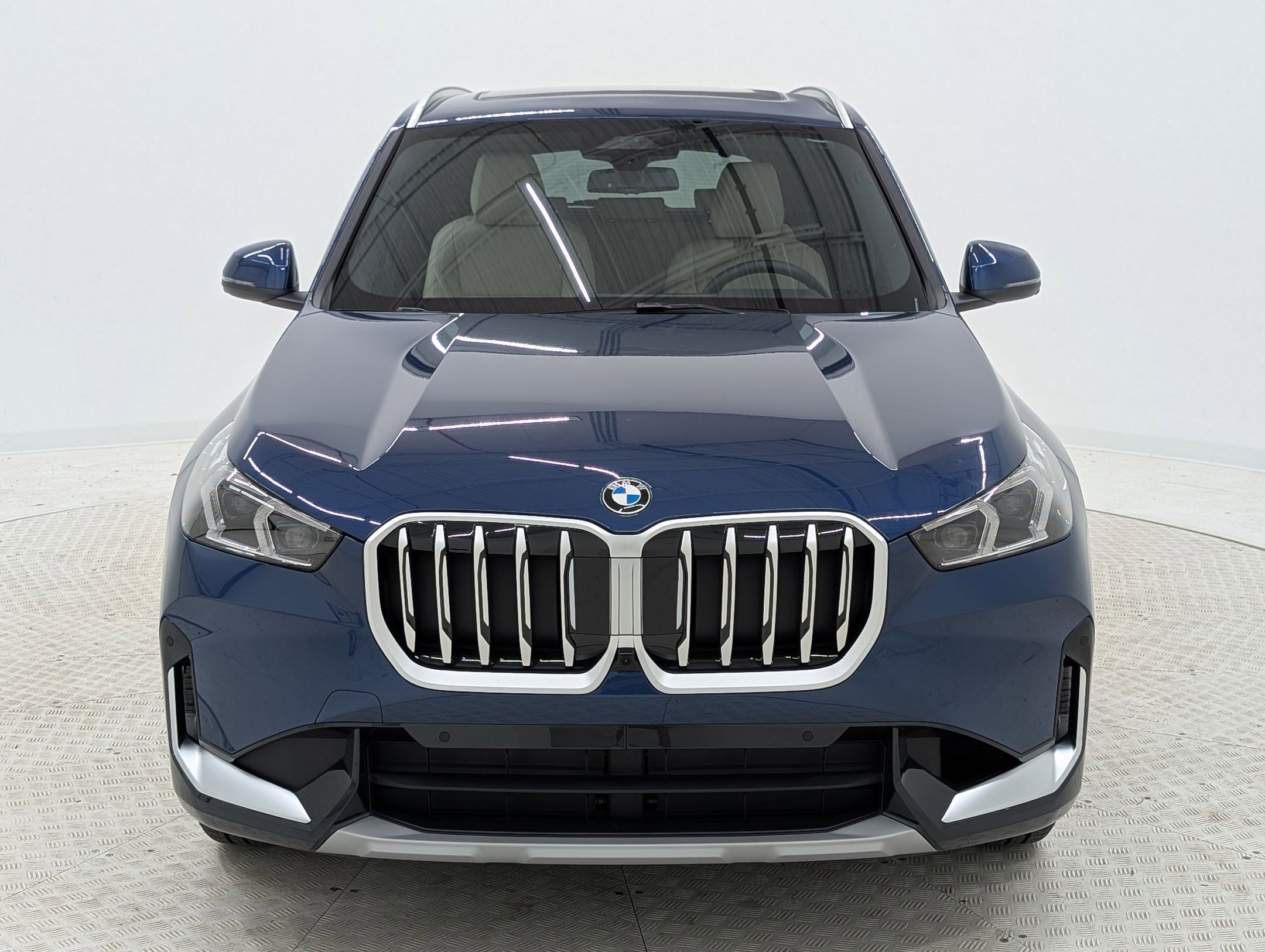 Used 2025 BMW X1 xDrive28i w/ Premium Package AWD/4WD image 6