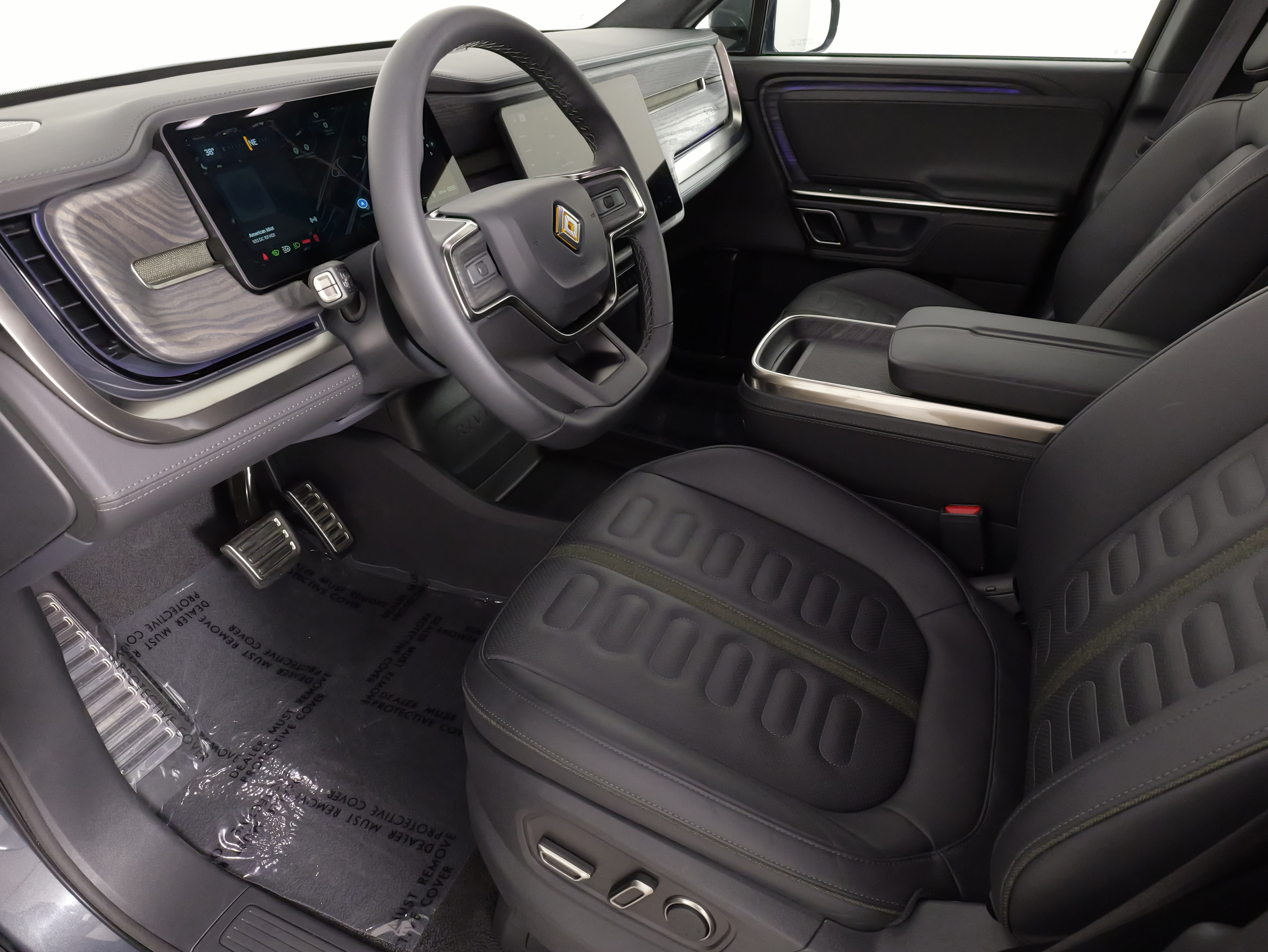 Used 2023 Rivian R1S Adventure AWD/4WD image 28