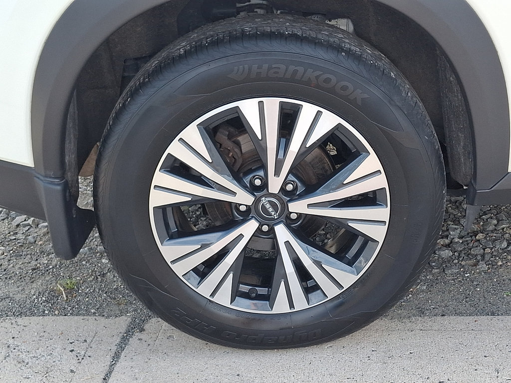 Used 2023 Nissan Rogue SV AWD/4WD image 34