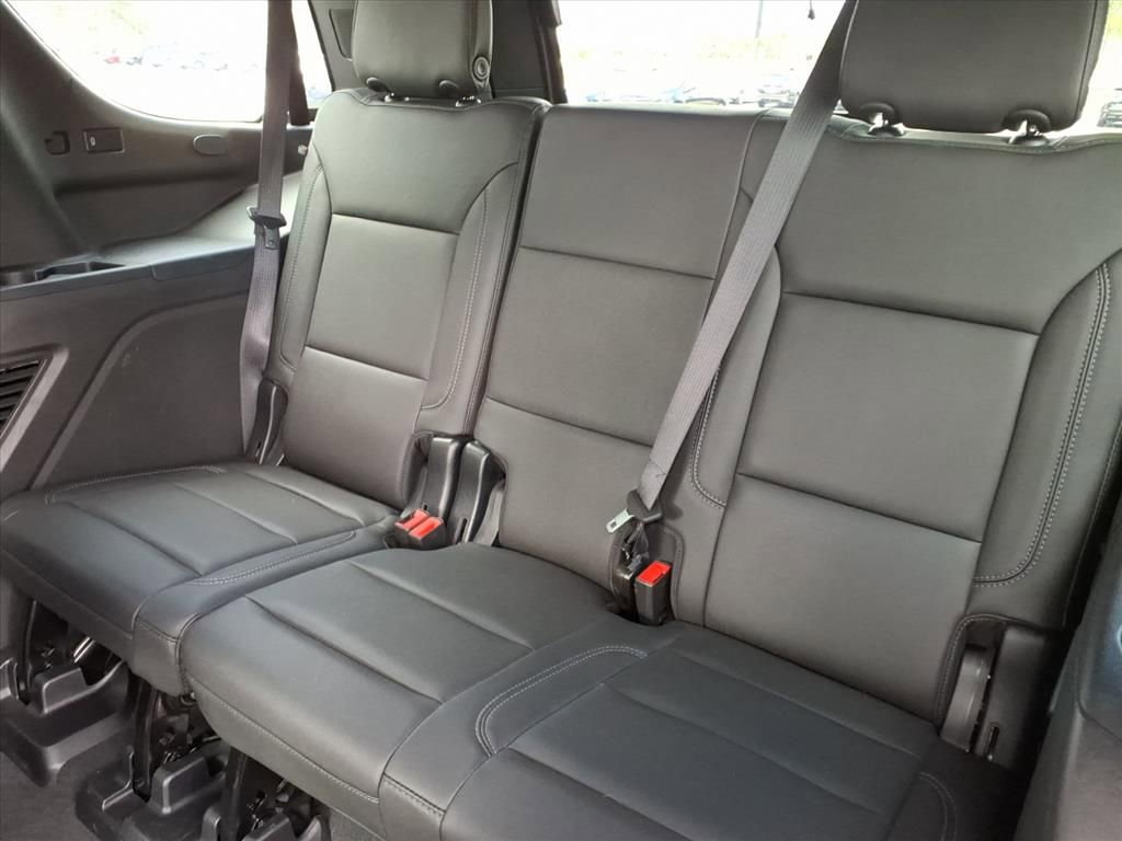 Used 2023 Chevrolet Tahoe Z71 w/ Luxury Package AWD/4WD image 23