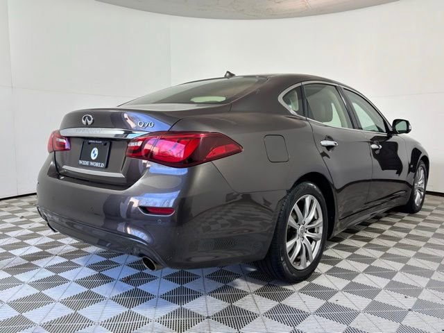 Used 2017 INFINITI Q70 3.7 RWD image 7