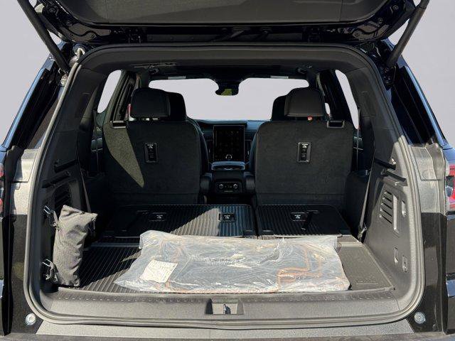 New 2026 GMC Acadia AT4 w/ Luxury Package image 10