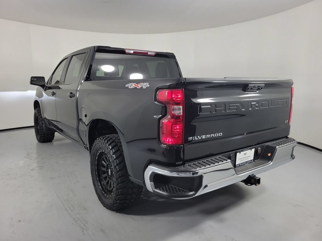 Used 2022 Chevrolet Silverado 1500 LT AWD/4WD image 4
