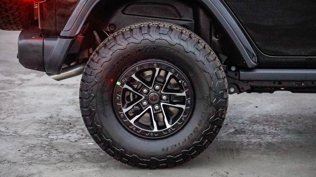 New 2025 Jeep Wrangler Unlimited Rubicon image 12