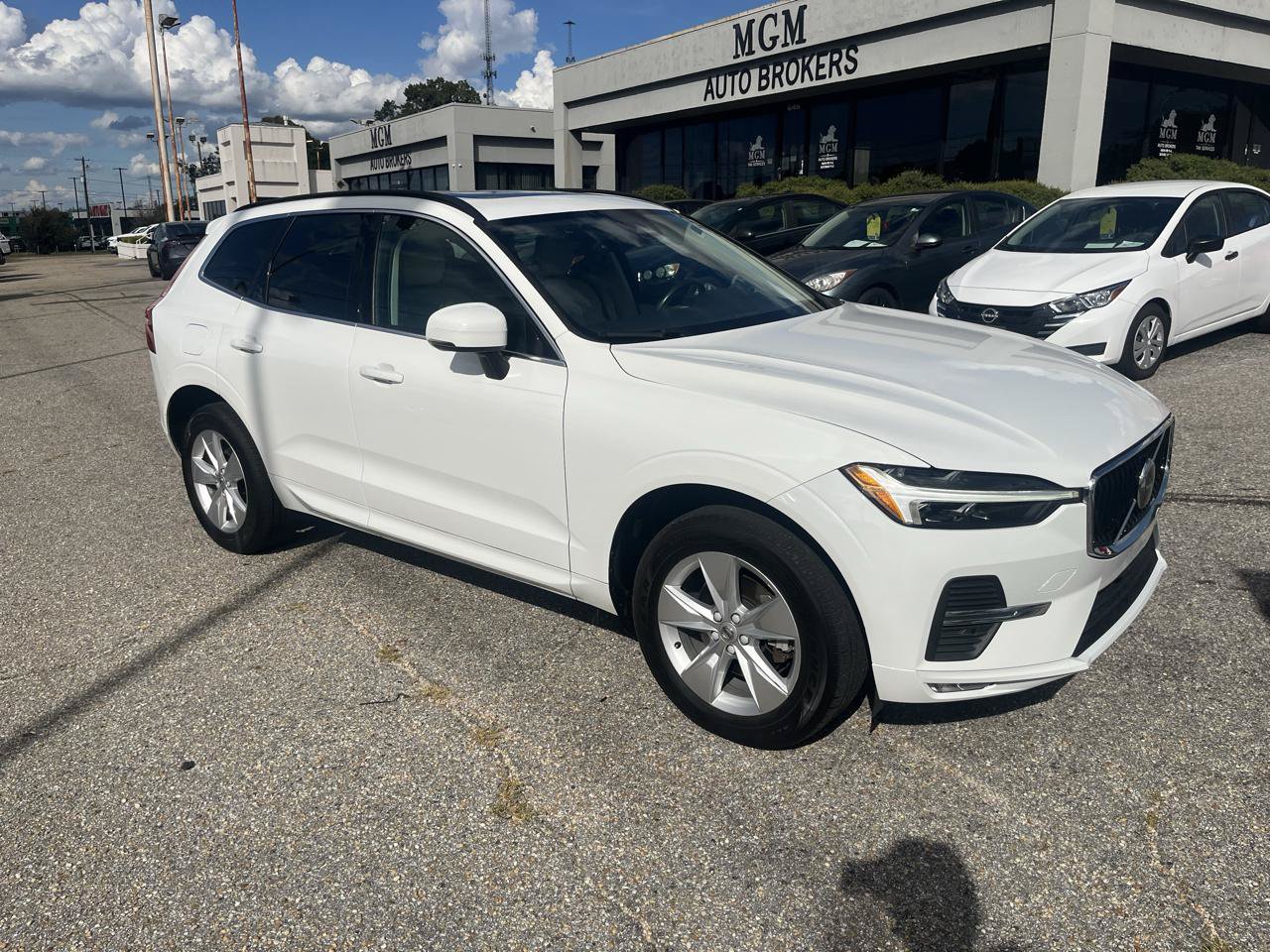 Used 2022 Volvo XC60 B5 Momentum AWD/4WD image 23