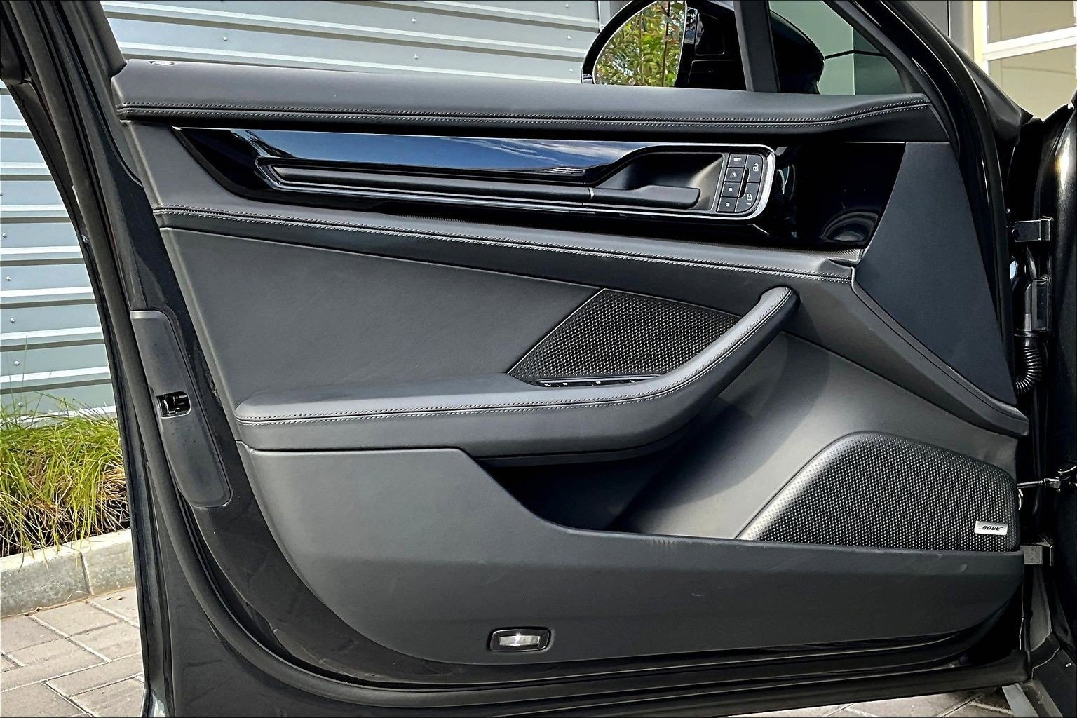 Used 2025 Porsche Panamera 4 image 23