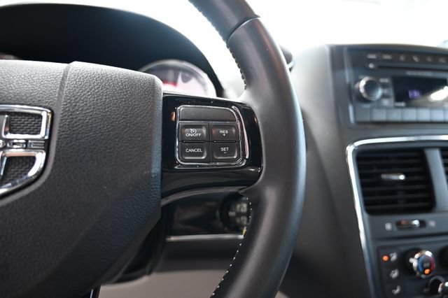 Used 2017 Dodge Grand Caravan SXT FWD image 25