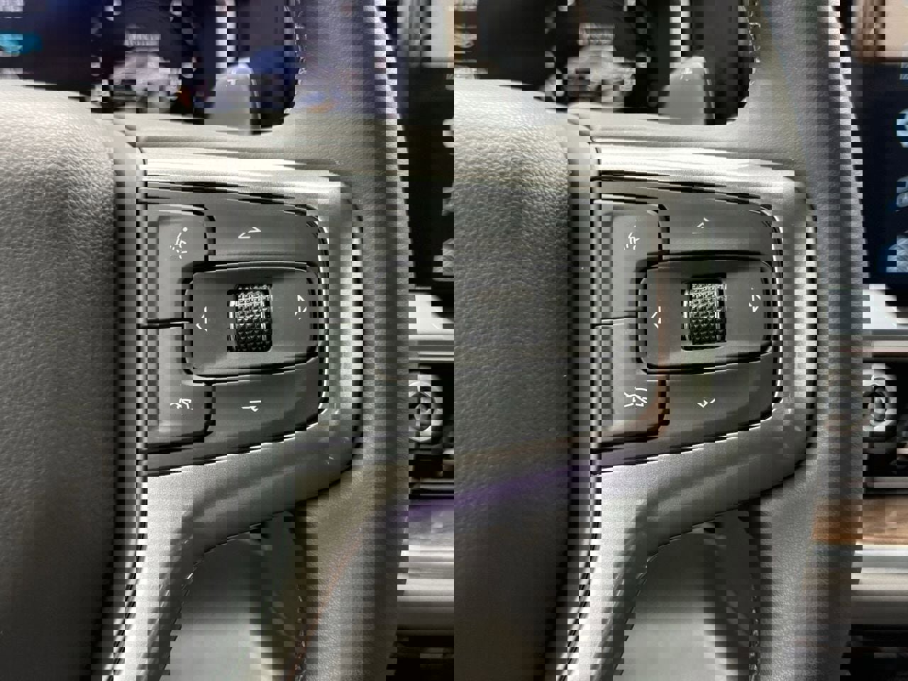 Used 2025 Chevrolet Silverado 1500 LT Trail Boss w/ LT Trail Boss Premium Package image 10