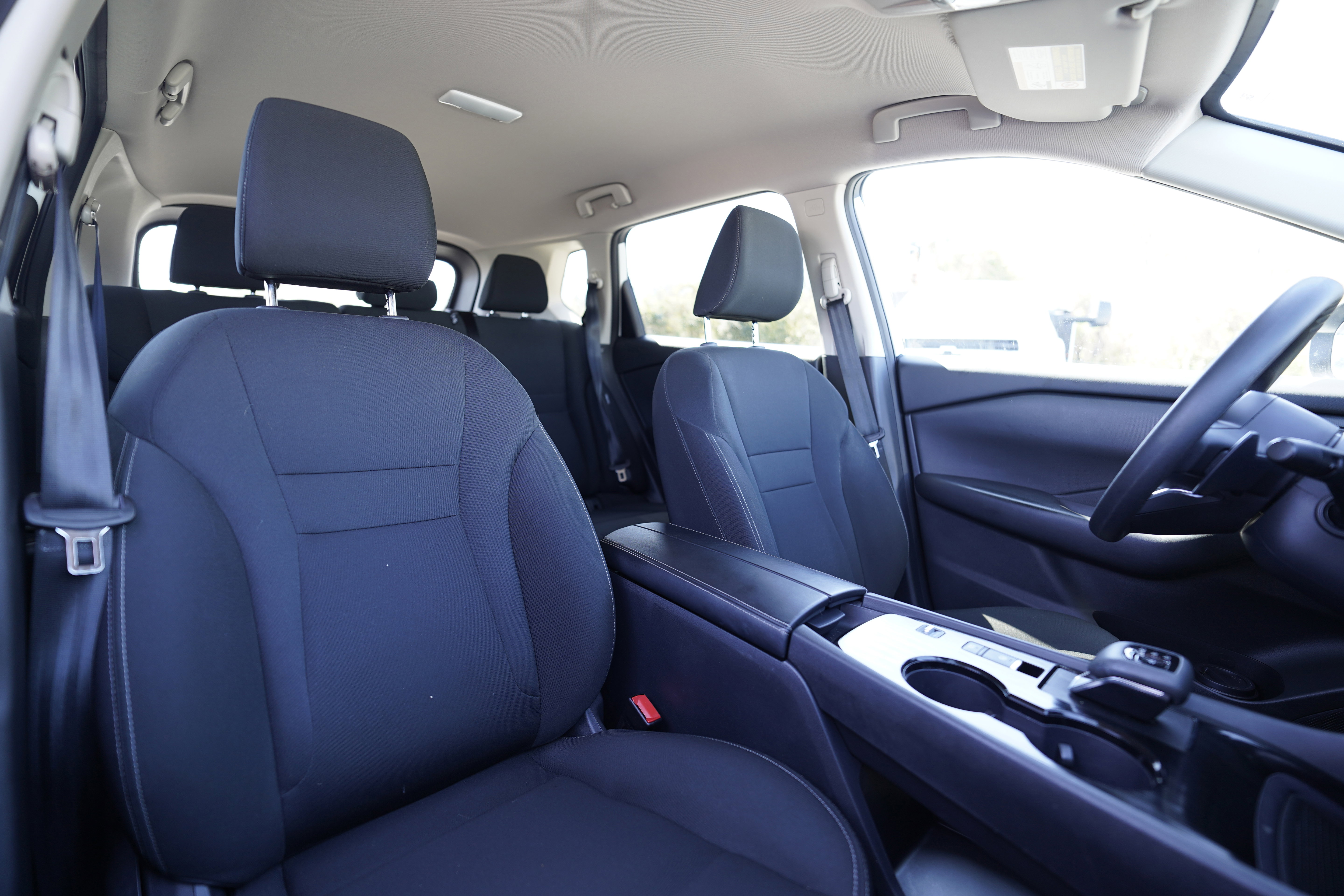 Used 2024 Nissan Rogue S image 10