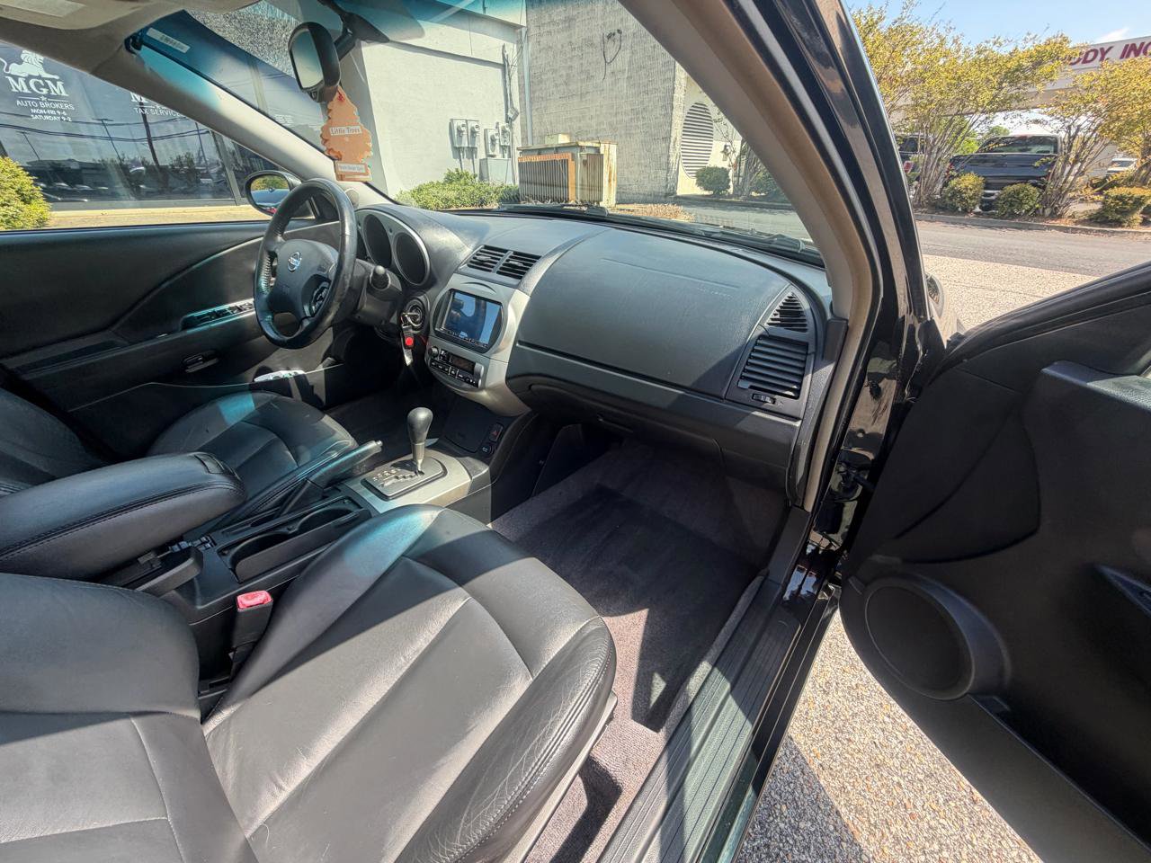 Used 2004 Nissan Altima 3.5 SE w/ Leather Sport Pkg image 32