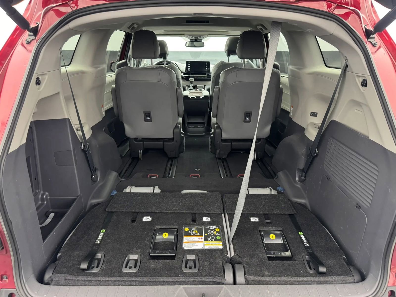 Used 2023 Toyota Sienna XLE AWD/4WD image 46