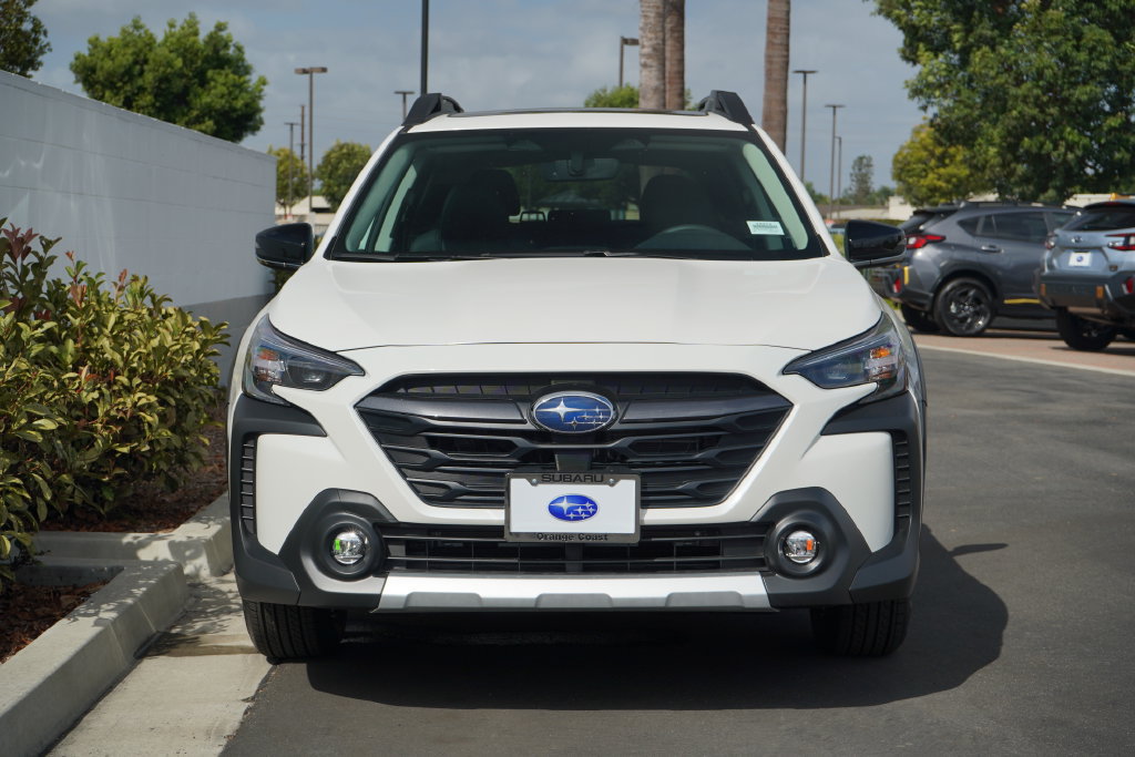 Certified 2025 Subaru Outback Limited AWD/4WD image 5