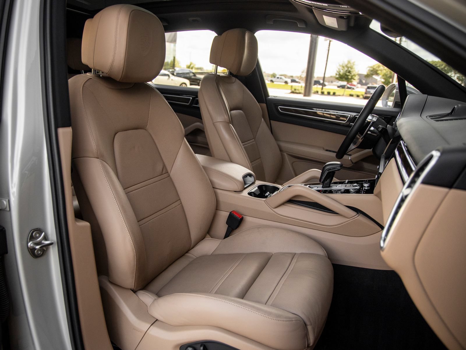 Certified 2023 Porsche Cayenne AWD/4WD image 46