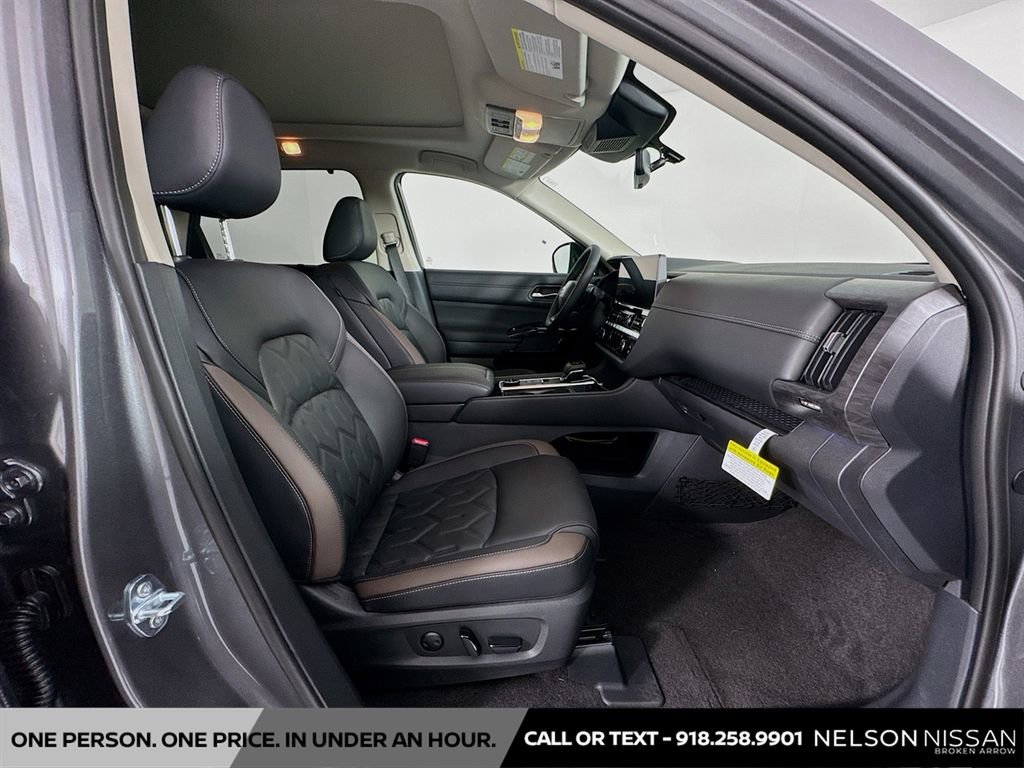 New 2026 Nissan Pathfinder Platinum AWD/4WD image 30