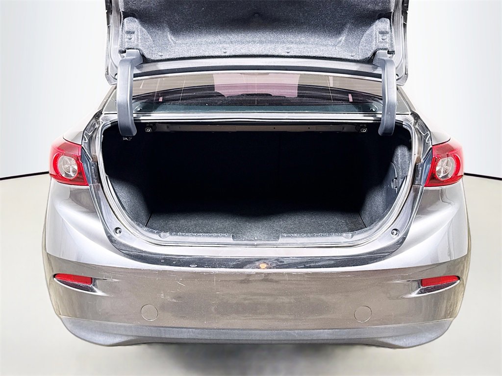 Used 2018 MAZDA MAZDA3 Touring image 23