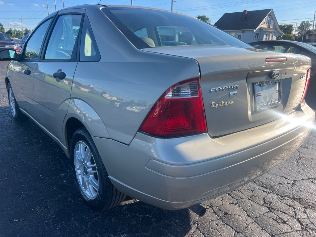 Used 2006 Ford Focus ZX4 Sedan FWD image 5