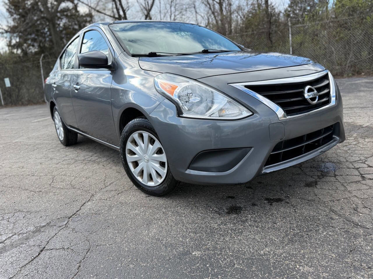 Used 2018 Nissan Versa SV image 5