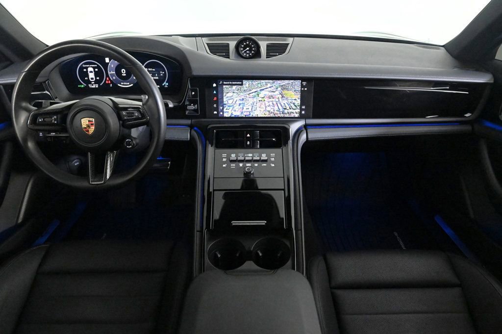 Certified 2025 Porsche Panamera 4 image 11