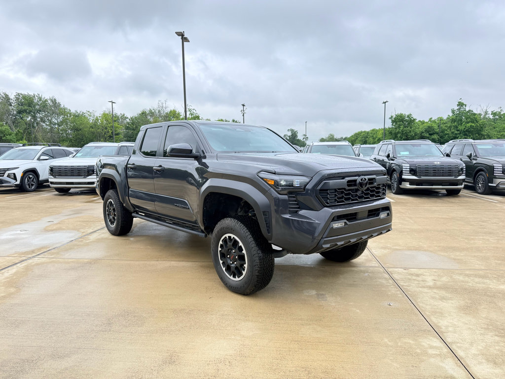 Used 2025 Toyota Tacoma TRD Off-Road AWD/4WD image 3
