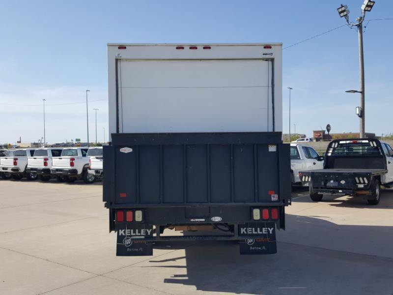 Used 2017 GMC Savana 3500 RWD image 8